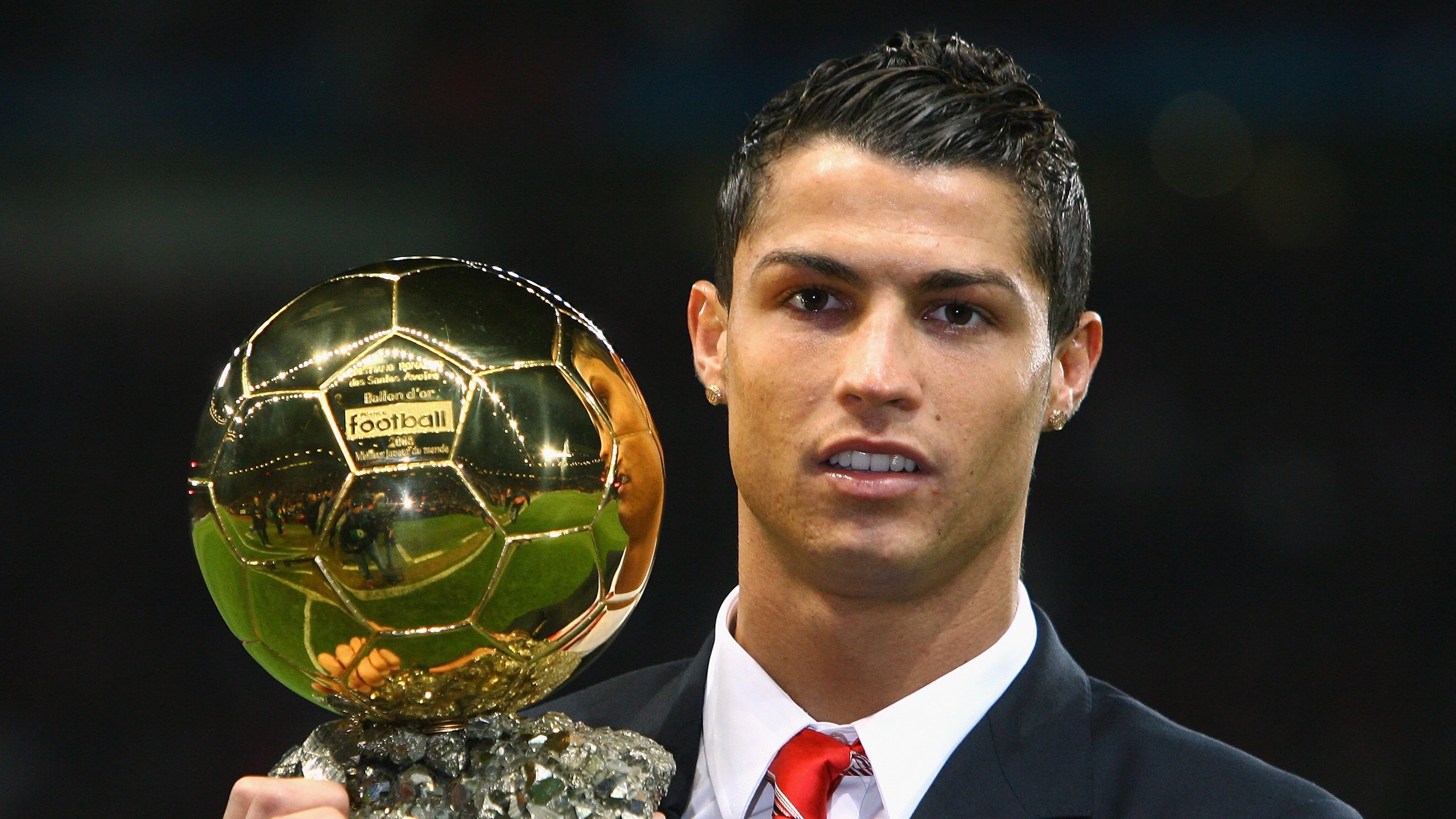 爱游戏 电竞-2025中国足球青训营峰会盛大举行，2020中国足球青训